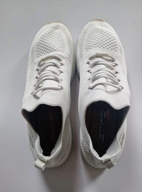 EUC Women's Skechers Bobs Sparrow 2.0 Allegiance Crew Sneakers, Size 8.5, Cream